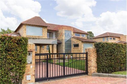 Splendid Family House - Casa Elegante en Cajica